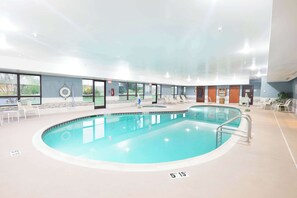 Piscine intérieure