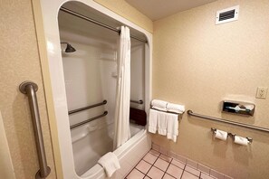 Room, 1 King Bed, Accessible, Non Smoking (Mobility/Hearing, Tub w/Grab Bars) | Bathroom | Combined shower/tub, free toiletries, hair dryer, towels - Wingate by Wyndham Waynesboro (Waynesboro)