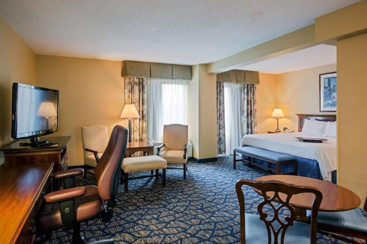 In-room safe, desk, laptop workspace, iron/ironing board