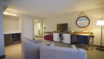 Suite, 1 cama King size, para no fumadores, hidromasaje | Caja de seguridad en la habitación y escritorio