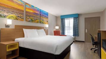 Escritorio, cunas gratuitas, wifi gratis y ropa de cama