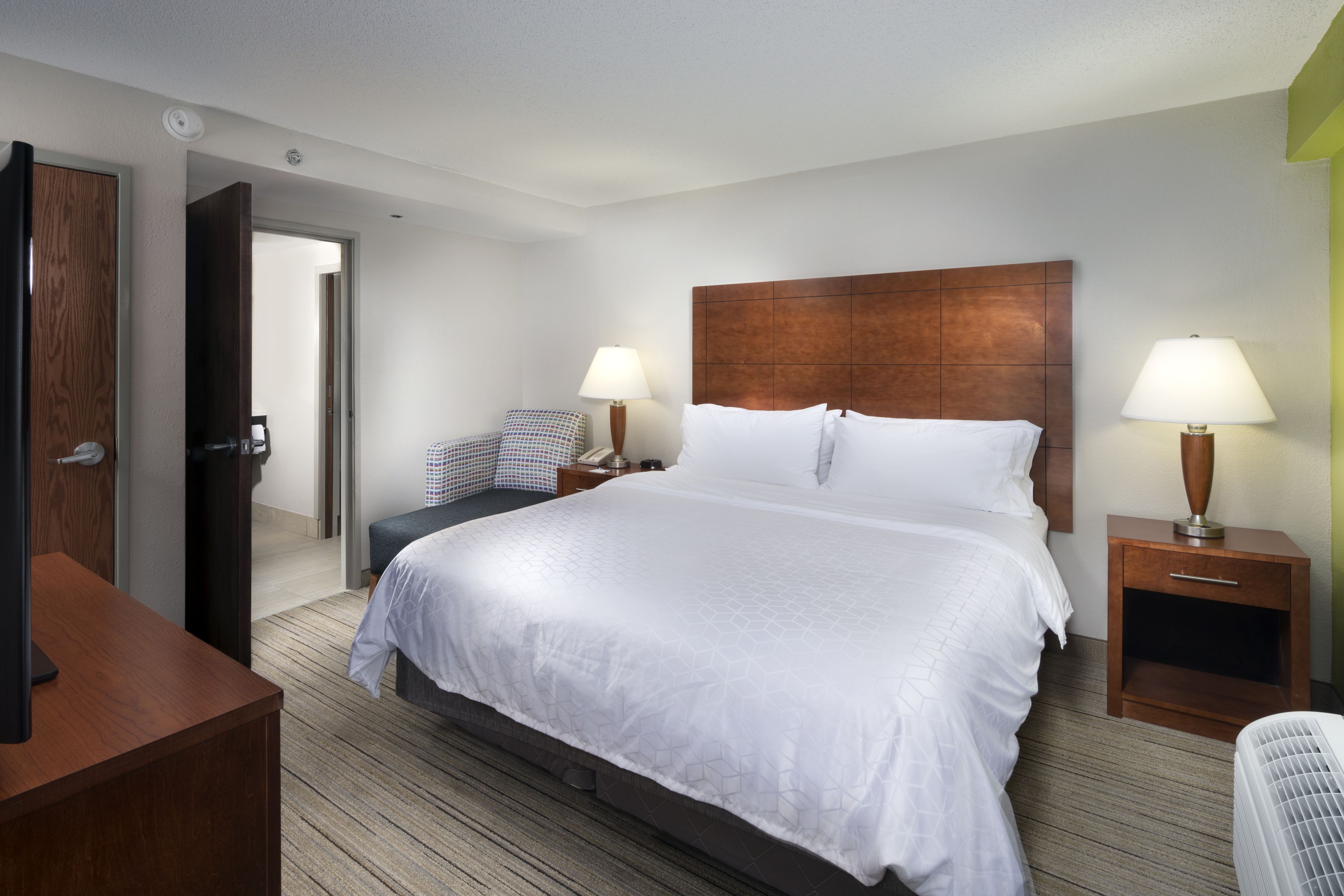 standard room, 1 king bed | desk, blackout curtains, iron/ironing board, rollaway beds