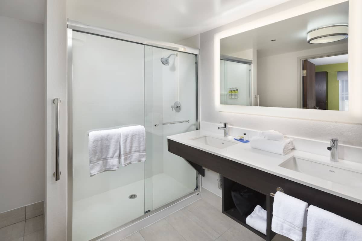 Suite, 1 King Bed, Mountain View | Desk, blackout drapes, iron/ironing board, rollaway beds