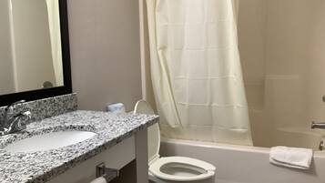 Combined shower/tub, hair dryer, towels