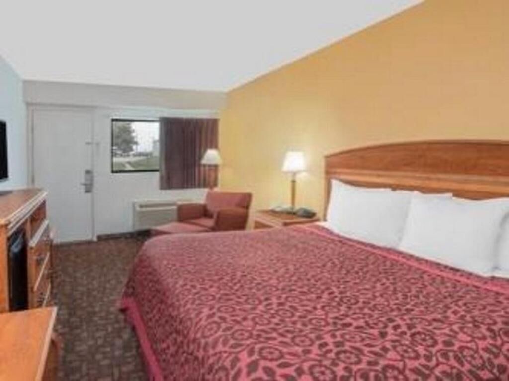 Desk, rollaway beds, free WiFi, bed sheets
