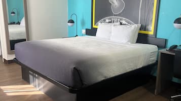 Room, 1 King Bed, Non Smoking | Desk, blackout curtains, iron/ironing board, free WiFi