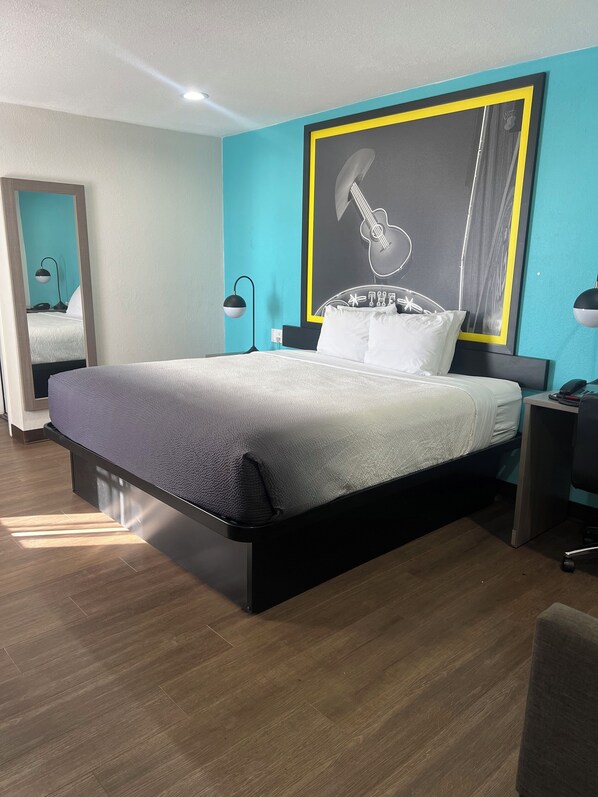 Zimmer, 1 King-Bett, Nichtraucher | Schreibtisch, Verdunkelungsvorhänge, Bügeleisen/Bügelbrett