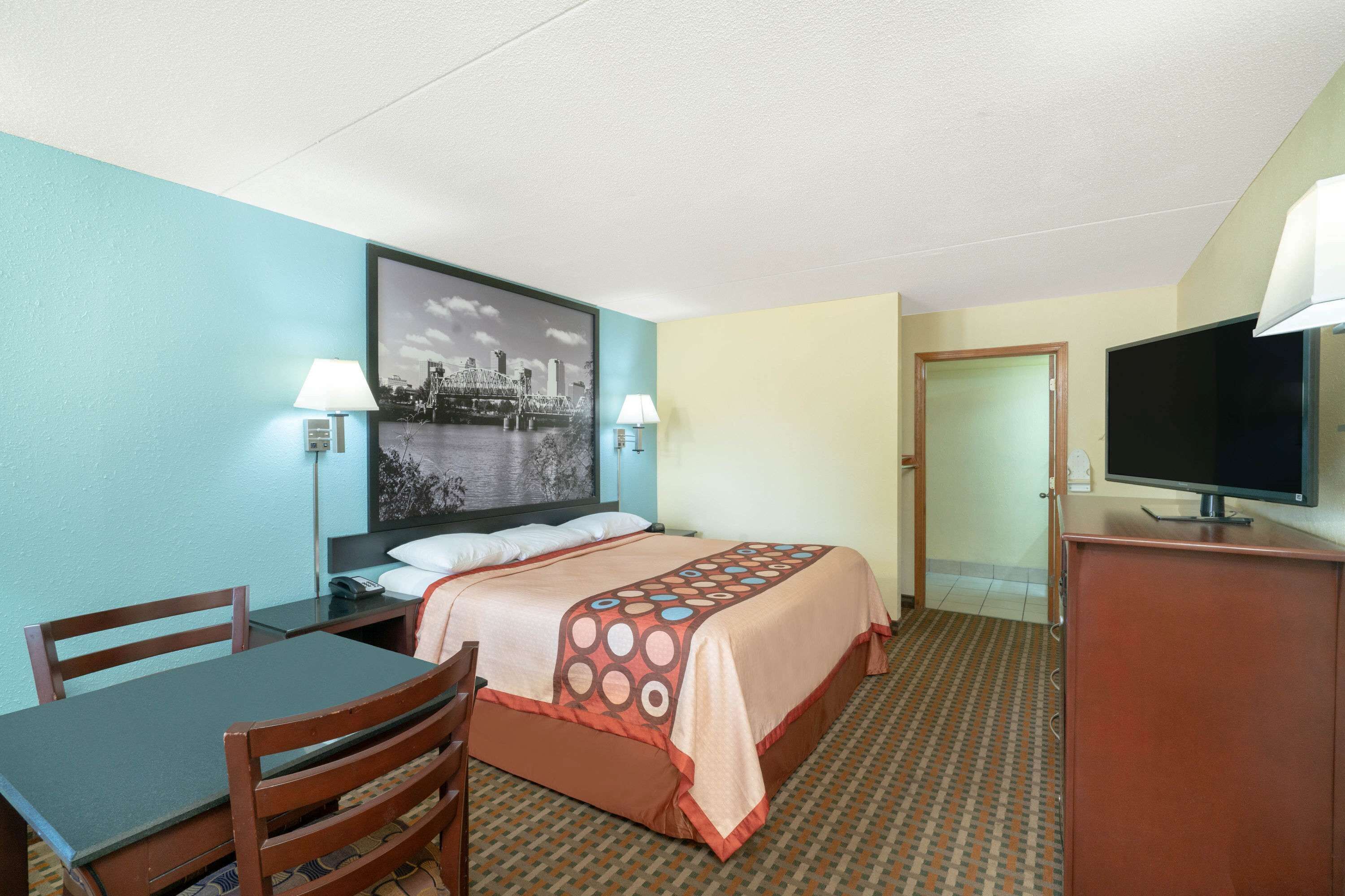 Iron/ironing board, free WiFi