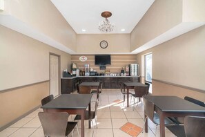 Free daily on-the-go breakfast - Super 8 by Wyndham North Little Rock/McCain (North Little Rock)