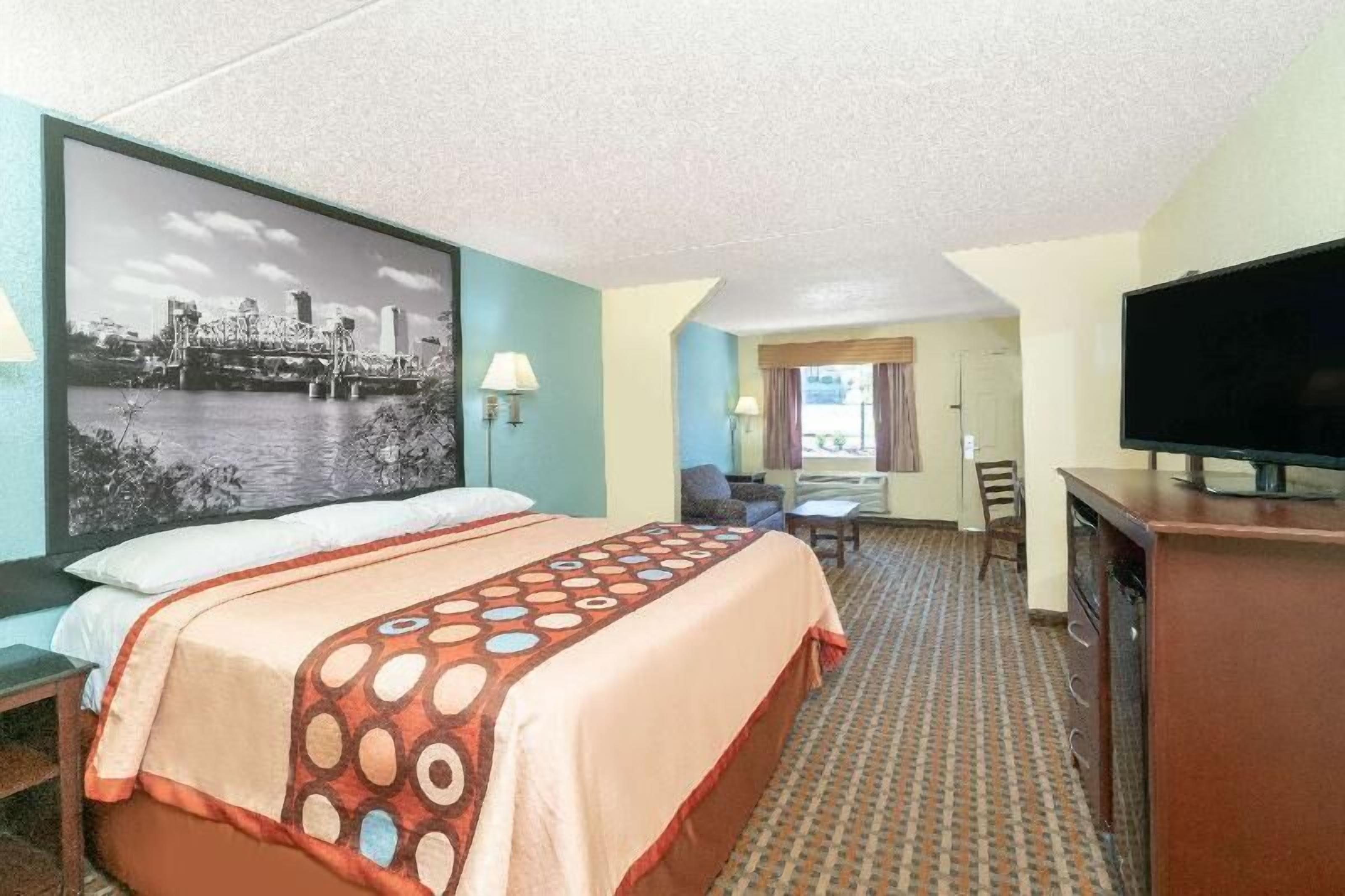 Iron/ironing board, free WiFi