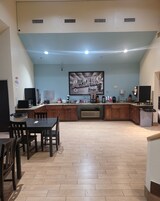 Desayuno para llevar gratuito y diario