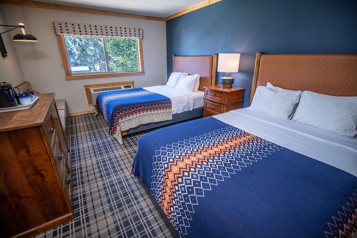 Deluxe Room, 2 Queen Beds | 1 bedroom, hypo-allergenic bedding, pillowtop beds