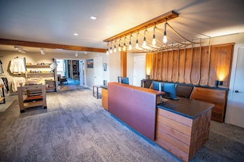 Hotel entrance and lobby at Outbound Mammoth 