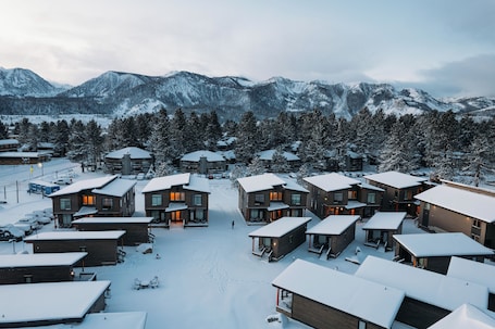 Exterior. Outbound Mammoth