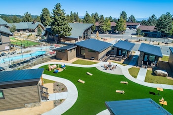 Hotel Exterior at Outbound Mammoth 