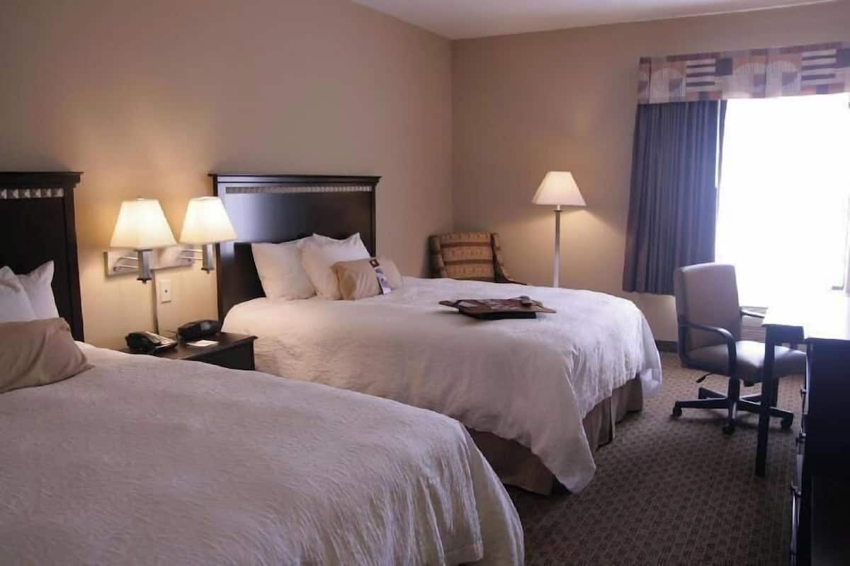 Premium bedding, in-room safe, iron/ironing board, free cots/infant beds