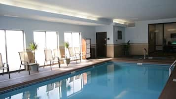 Indoor pool, sun loungers