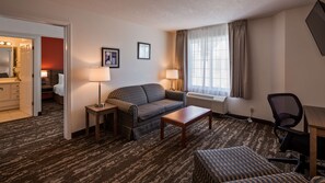Pillowtop beds, iron/ironing board, free cribs/infant beds - Charlevoix Inn & Suites SureStay Collection by Best Western (Charlevoix)