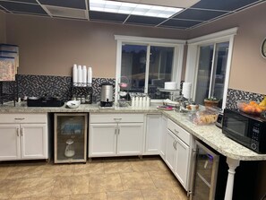 Private kitchen - Americas Best Value Inn Gaylord (Gaylord)