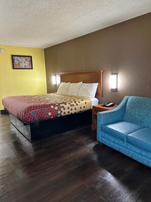 In-room safe, desk, iron/ironing board, free WiFi