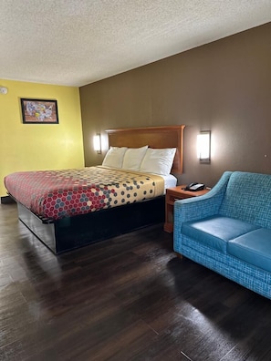 Room, 1 King Bed, Accessible, Non Smoking | In-room safe, desk, iron/ironing board, free WiFi