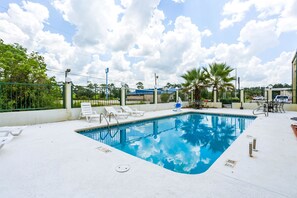 Pool - Econo Lodge Picayune (Picayune)