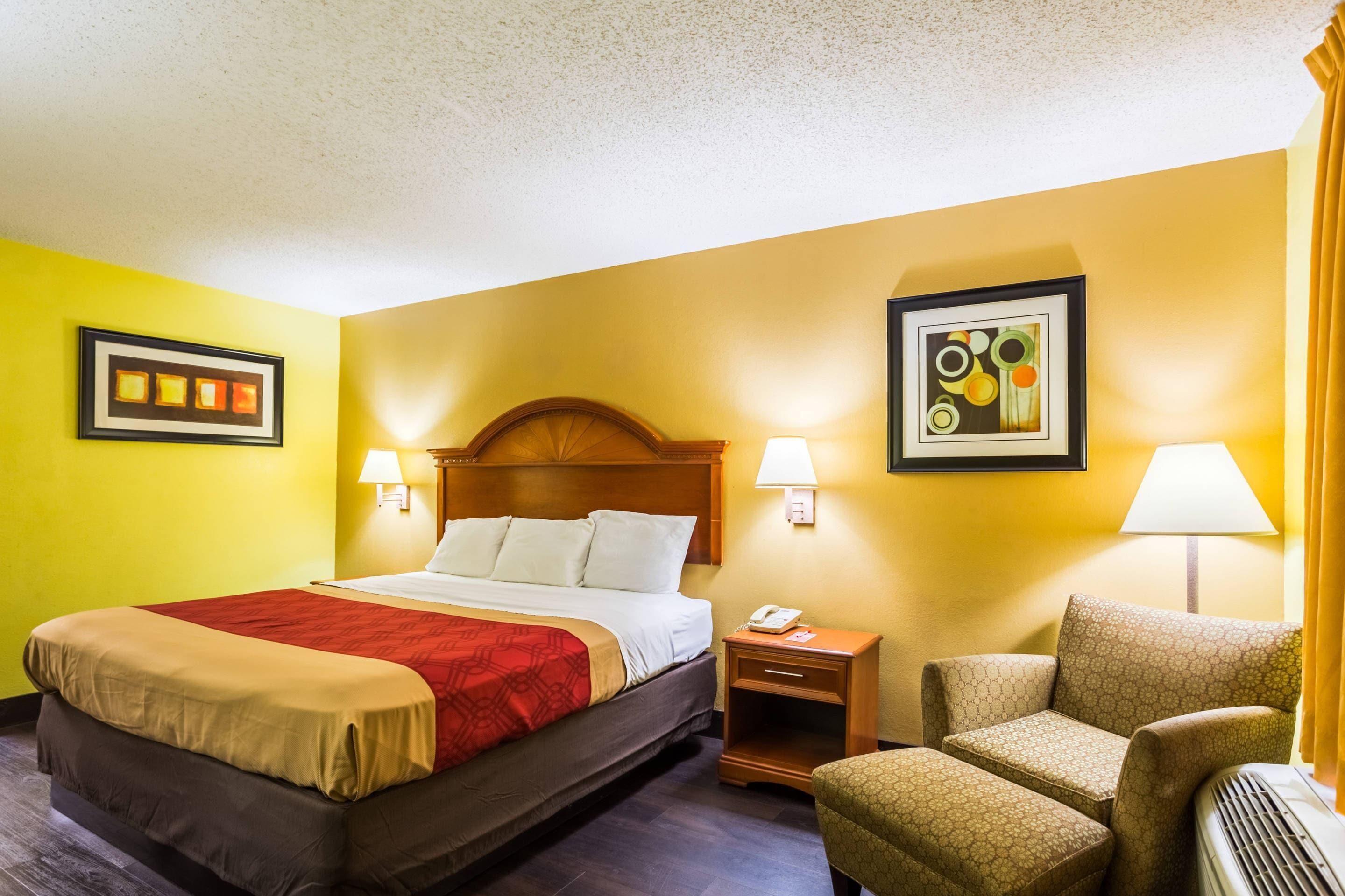 In-room safe, desk, iron/ironing board, free WiFi