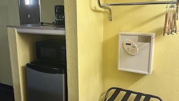 In-room safe, desk, iron/ironing board, free WiFi