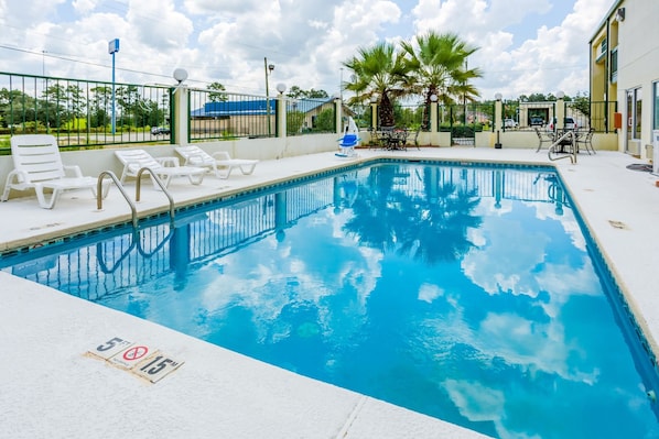 Seasonal outdoor pool, sun loungers