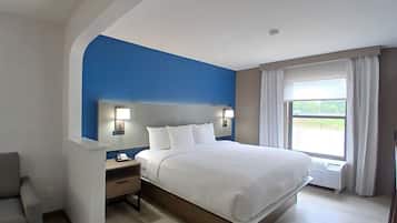 Kamar Mewah, 1 Tempat Tidur King dengan tempat tidur Sofa, lantai dasar | 1 kamar tidur, seprai premium, bantalan ekstra lembut, dan meja kerja