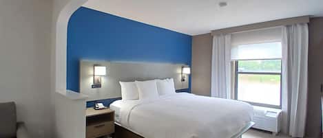 Luxury-Zimmer, 1 King-Bett und Schlafsofa, Erdgeschoss | 1 Schlafzimmer, hochwertige Bettwaren, Pillowtop-Betten, Schreibtisch