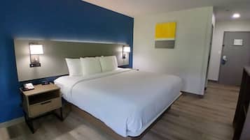 客房, 1 張特大雙人床, 非吸煙房 | 高級寢具、舒適加層、書桌、筆電工作空間