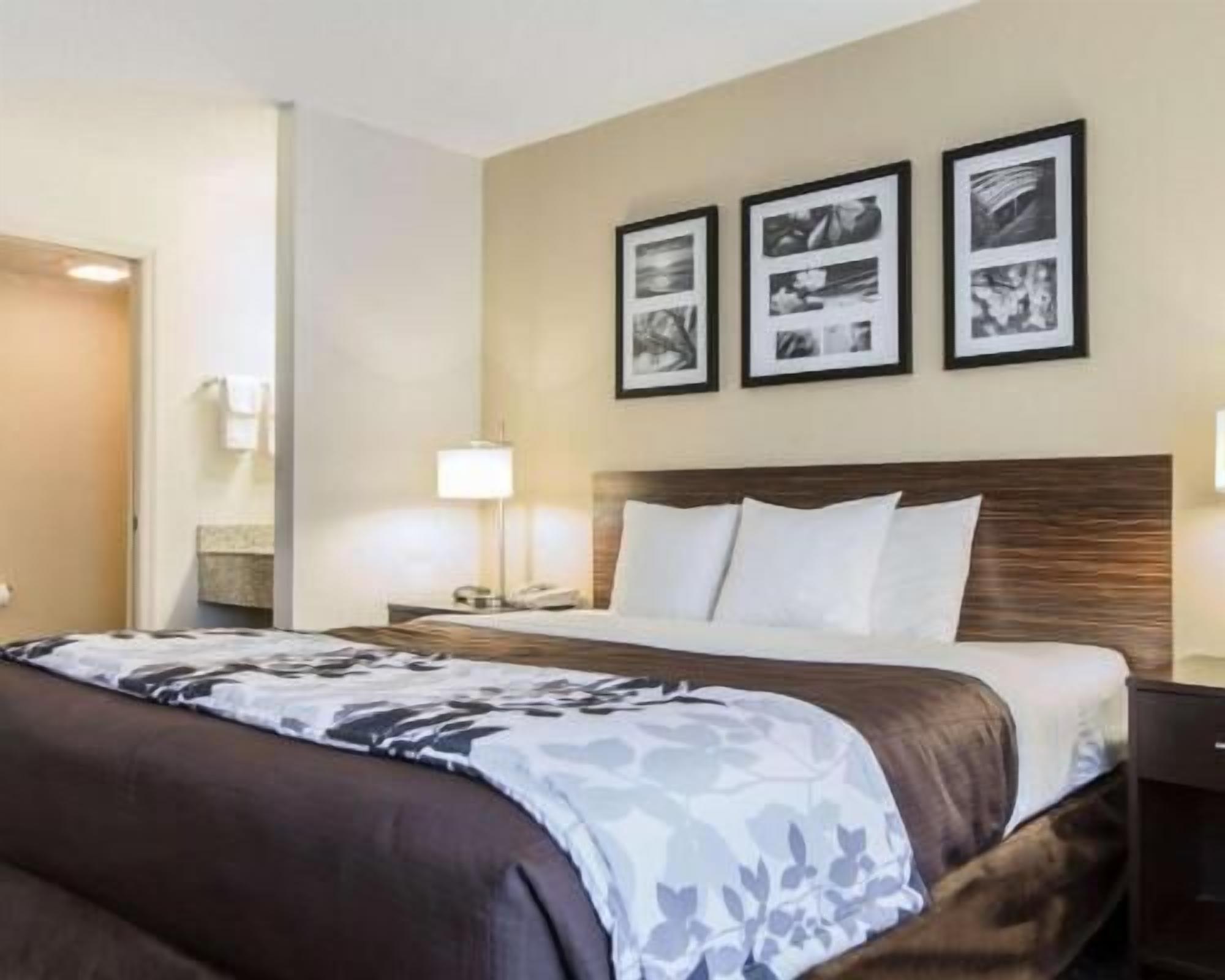 In-room safe, desk, iron/ironing board, rollaway beds