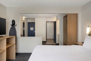 Room, 1 King Bed with Sofa bed | Free WiFi, bed sheets