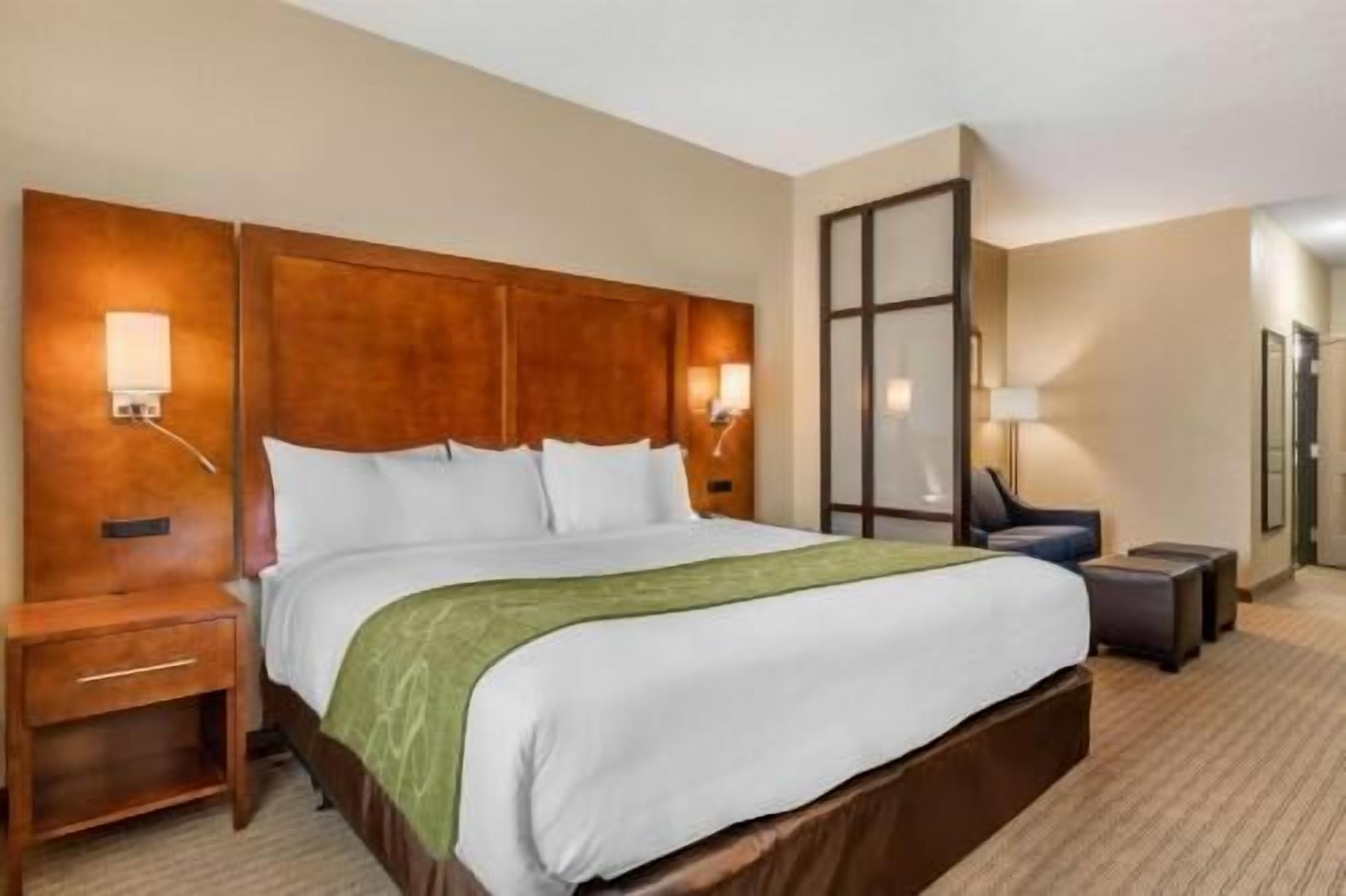 Pillow-top beds, in-room safe, individually furnished, desk