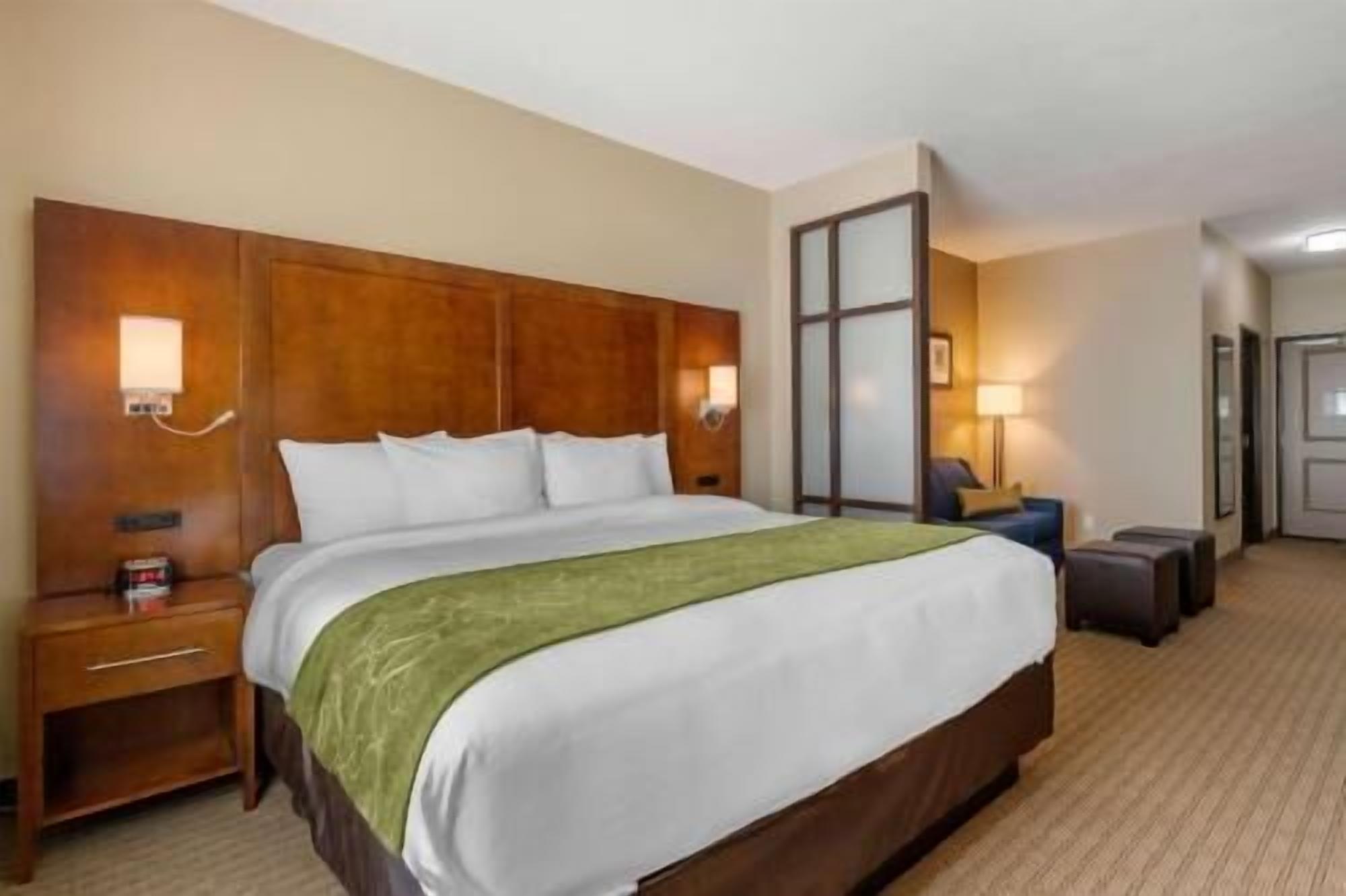 Pillow-top beds, in-room safe, individually furnished, desk