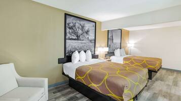 Room, 2 Katil Ratu (Queen), Accessible, Non Smoking (Mobility/Roll-In Shower) | Ruang kerja komputer riba, langsir/tirai gelap terus