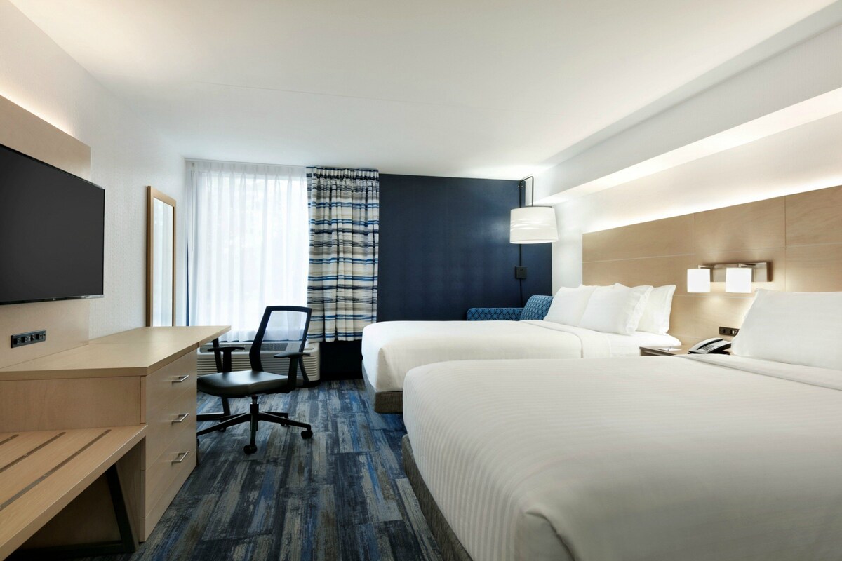 In-room safe, desk, laptop workspace, blackout drapes