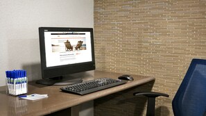 Business centre - Holiday Inn Express Williamsbrg Busch Gardens Area by IHG (Williamsburg)