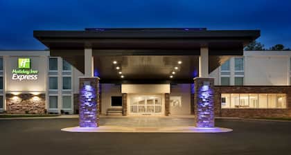 Holiday Inn Express Williamsbrg Busch Gardens Area by IHG