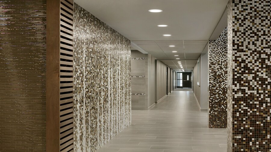 Holiday Inn Express Williamsbrg Busch Gardens Area by IHG