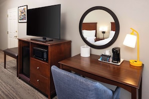 Down duvets, in-room safe, desk, laptop workspace