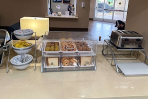Tägliches inbegriffenes Frühstücksbuffet