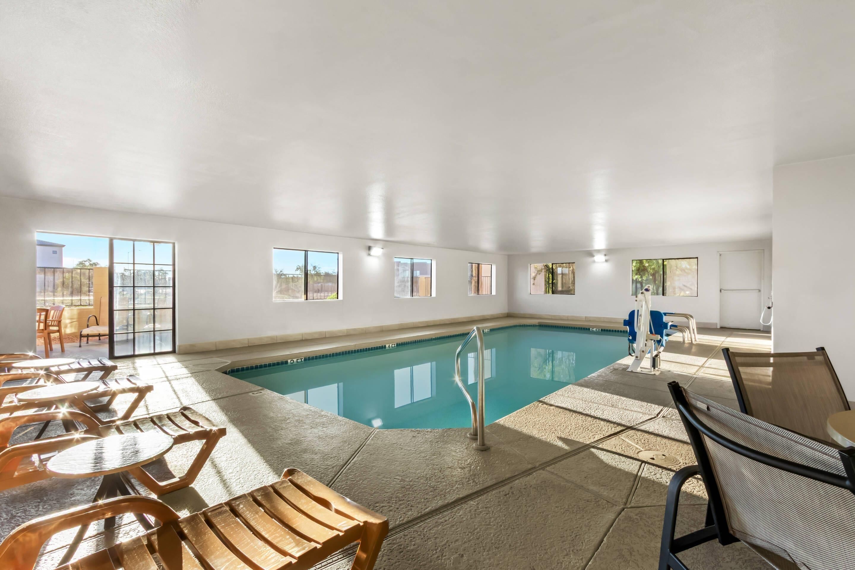 Una piscina cubierta