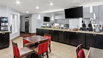 TĂ€gliches inbegriffenes FrĂŒhstĂŒcksbuffet