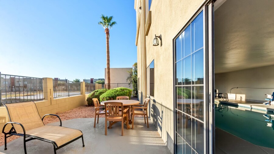 Comfort Inn & Suites Surprise Near Sun City West