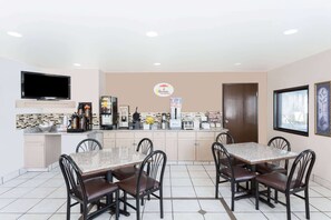 Free daily on-the-go breakfast  - Super 8 by Wyndham El Dorado (El Dorado)