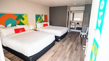 Egyptian cotton sheets, premium bedding, in-room safe, desk