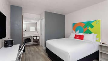 Room, 1 Queen Bed, Non Smoking | Egyptian cotton sheets, premium bedding, in-room safe, desk