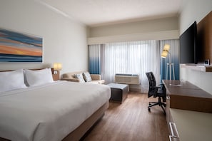 Zimmer, 1 King-Bett, Nichtraucher | Hochwertige Bettwaren, Zimmersafe, Verdunkelungsvorhänge